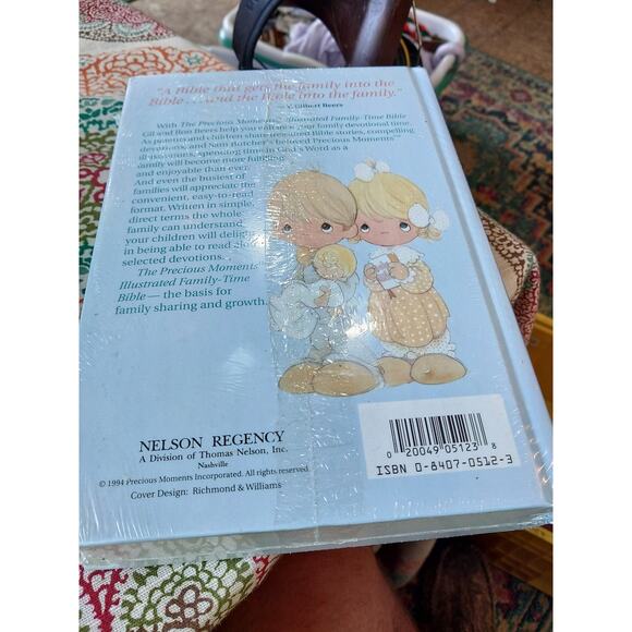 Precious moments illustrated family time Bible new in plastic. - Picture 3 of 3